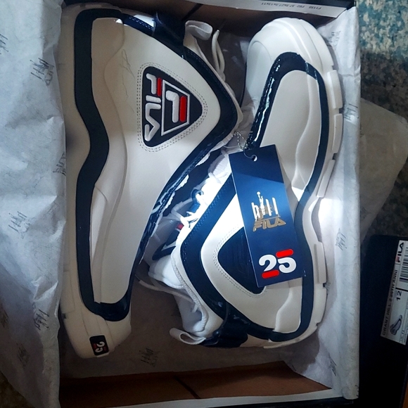 Grant hills  25th anniversary - Picture 1 of 3